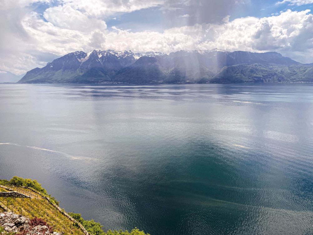 Uitzicht vanaf Lavaux over meer van Genève